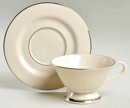 Exquisit Footed Cup & Saucer Set