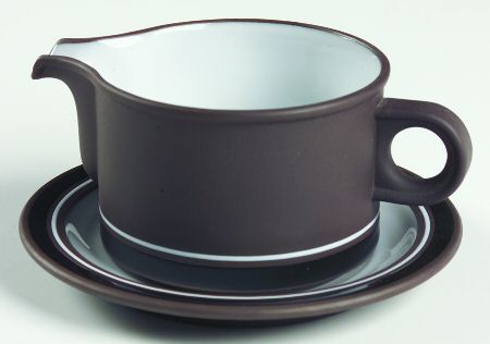 Contrast Gravy Boat & Underplate