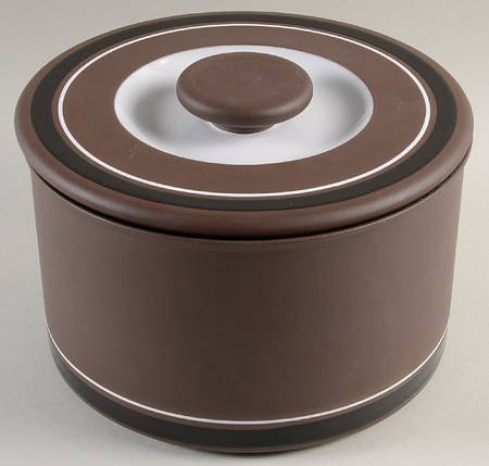 Contrast 2.5 Qt Round Covered Casserole