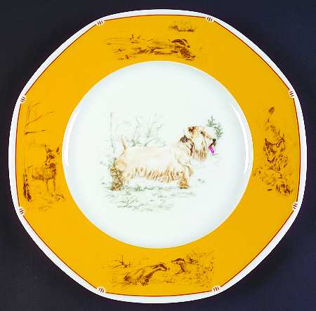 Chasse Yellow Dinner Plate