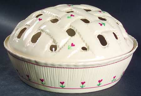 Provincial Posy Pie Plate Safe with Ceramic Lid