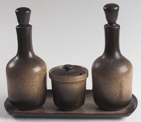 Brownstone (7 Piece) Condiment Set (2 Vinegar,Mustard&Tray)