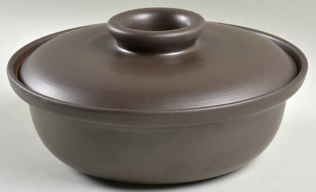 Brown & White (Coupe) 2 Qt Round Covered Casserole