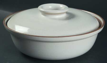 Opaque White (Coupe Shape) 2.75 Qt Round Covered Casserole