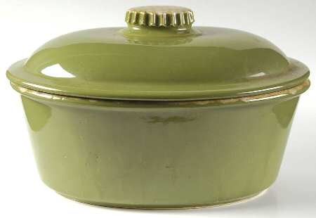 Avocado 2 Quart Oval Covered Casserole