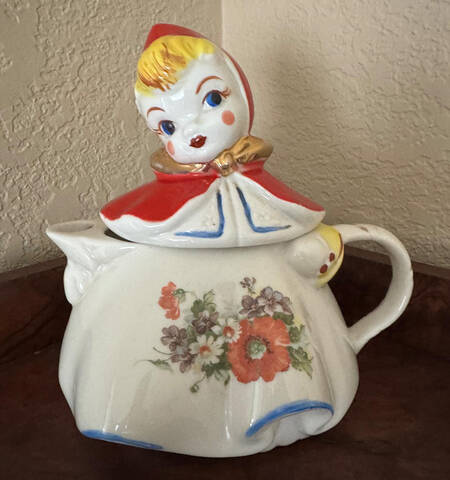 Little Red Riding Hood Teapot & Lid