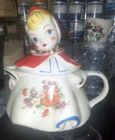 Little Red Riding Hood Teapot & Lid