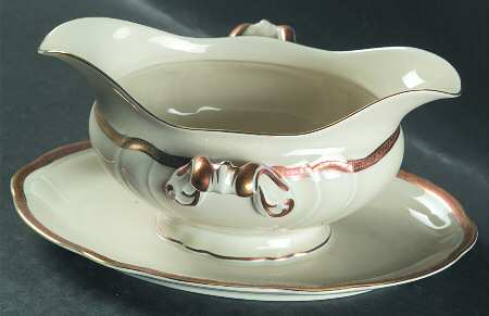 30728 Gravy Boat with Attached Underplate