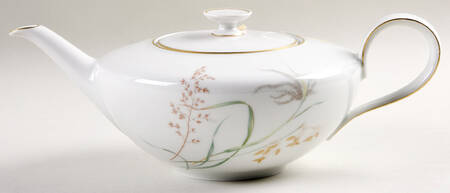 8126 Teapot & Lid