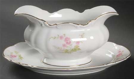 8579 Gravy Boat with Attached Underplate