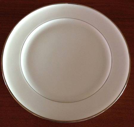 8930 Luncheon Plate