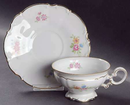 9039 Footed Cup & Saucer Set