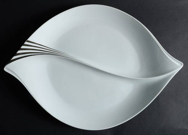 Accent 18" Oval Serving Platter