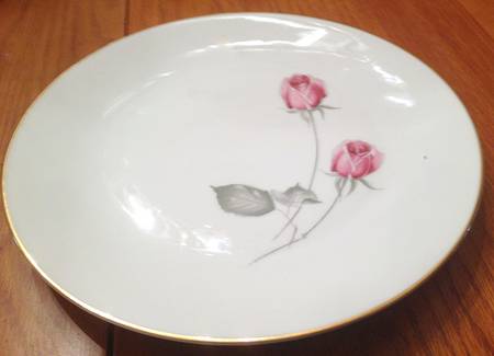 American Beauty (Gold Trim, Noblesse) Dinner Plate