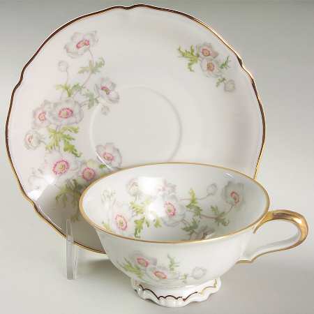 The Anemone (White, SCALLOPED) Footed Cup & Saucer Set