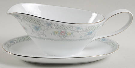 Antoinette Gravy Boat with Attached Underplate by Hutschenreuther