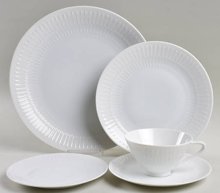 Apart 5 Piece Place Setting