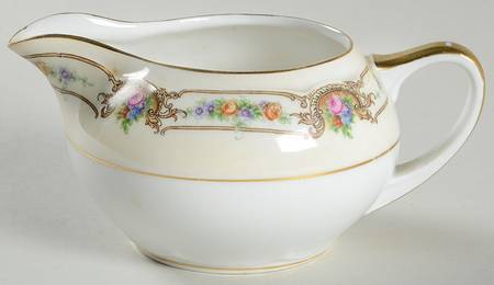 The Ascot Creamer