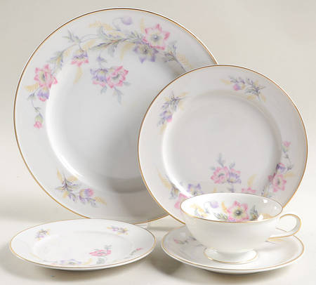 Belmont, The 40 Piece Estate Set