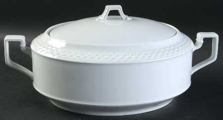 Blanche (Comtesse) Oval Covered Vegetable
