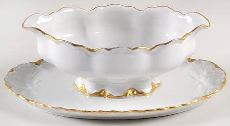 The Blenheim Gravy Boat with Attached Underplate