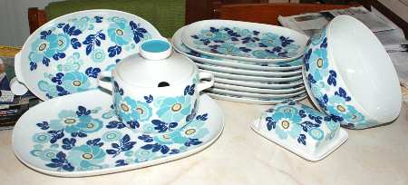 Blue Flower 1 Qt Round Covered Casserole