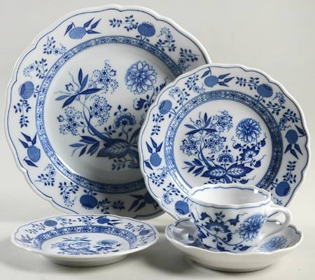 Blue Onion 5 Piece Place Setting