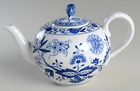 Blue Onion Teapot & Lid