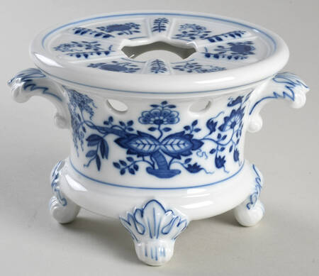 Blue Onion China Warmer Stand