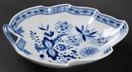 Blue Onion 8" Leaf Dish