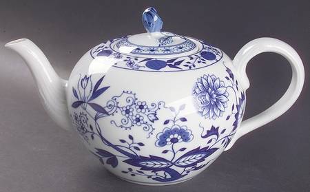 Blue Onion Teapot & Lid