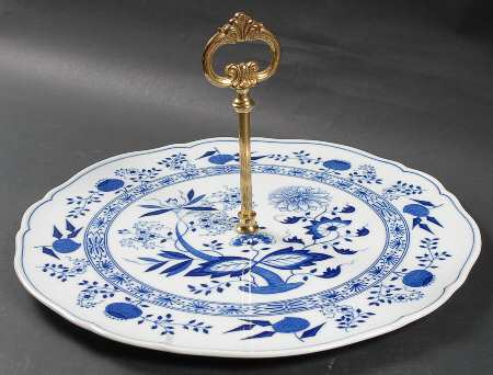 Blue Onion 12" Torte Plate W/Center Handle