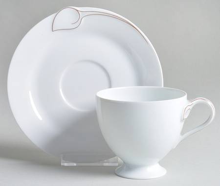 Burgund Footed Cup & Saucer Set