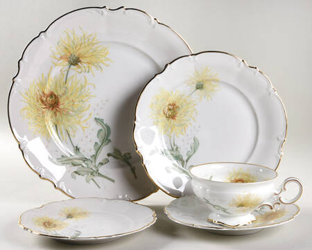 The Chrysanthemum 5 Piece Place Setting