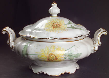The Chrysanthemum Round Covered Vegetable