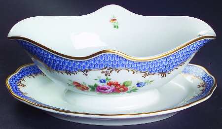 Coburg Gravy Boat with Attached Underplate