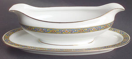 The Coburg Gravy Boat with Attached Underplate