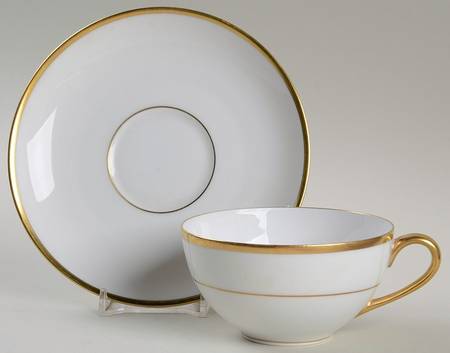 Crescendo Flat Cup & Saucer Set