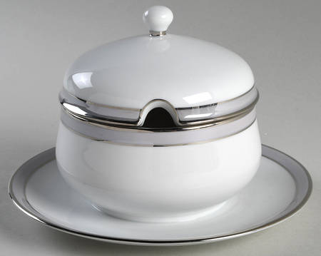 Davos Gravy Boat w/Attached Underplate & Lid