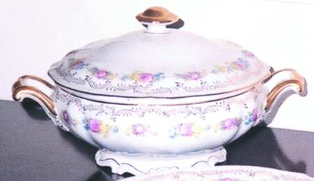 The Devon Round Covered Vegetable