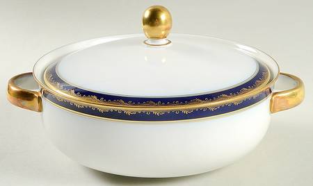 The Diplomat Round Covered Vegetable