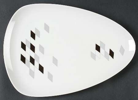 The Domino 13" Triangular Serving Platter
