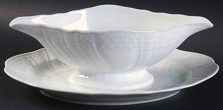 Dresden All White Gravy Boat with Attached Underplate