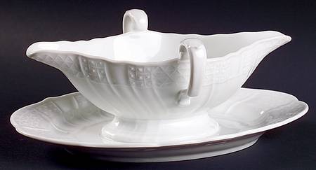 Dresden All White Gravy Boat with Attached Underplate