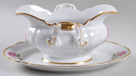 The Dundee Gravy Boat with Attached Underplate
