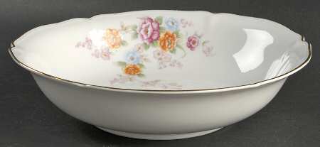 The Eaton 9" Round Vegetable Bowl