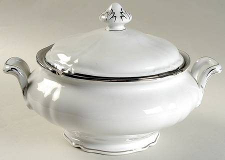 Empress Platinum Round Covered Vegetable