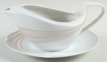 En Vogue Gravy Boat & Underplate