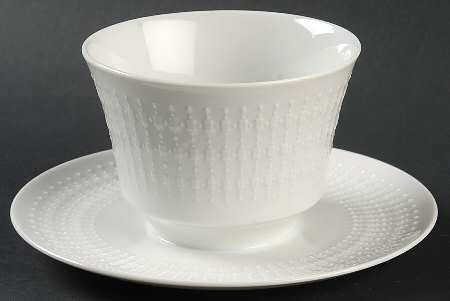 Etude Gravy Boat with Attached Underplate