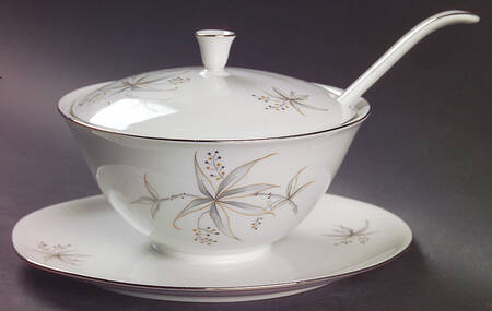 Ferndale Gravy Boat w/Attached Underplate & Lid